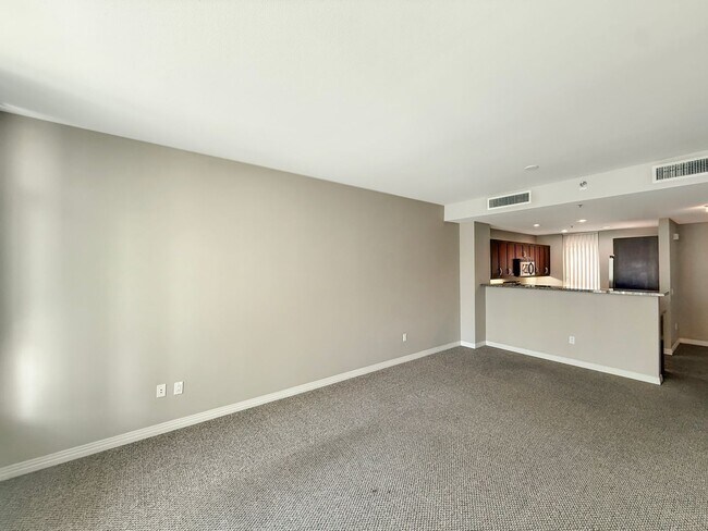 Foto del edificio - East Village Condo with City Views & Reser...