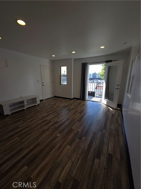 Foto del edificio - 14537 Archwood St