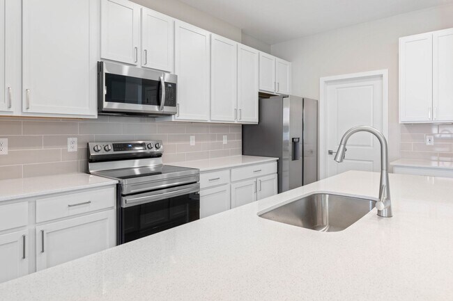 Foto del edificio - New Construction Home on Corner Homesite