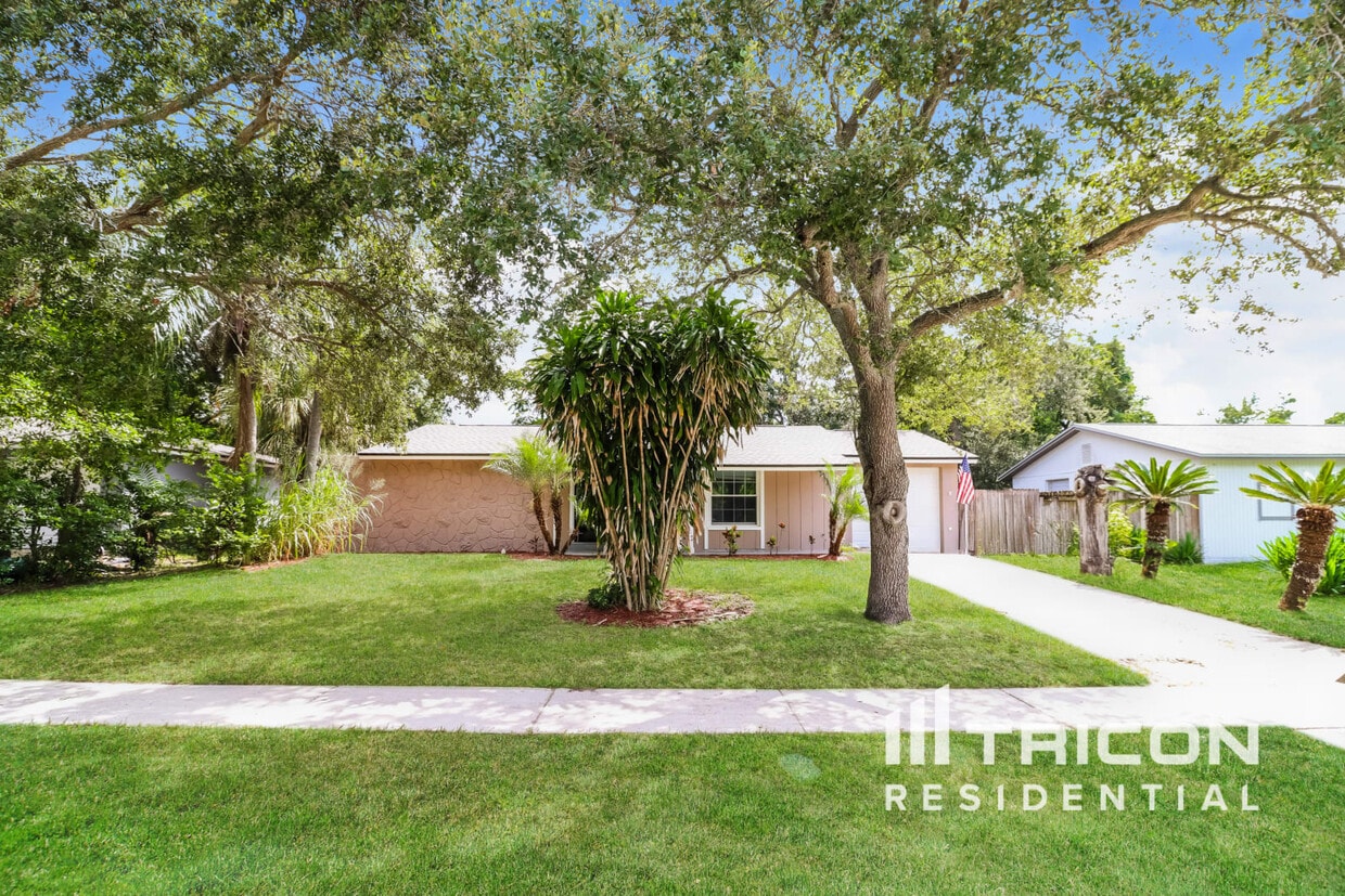 Primary Photo - 1017 Jadewood Ave