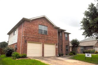 Building Photo - 2024 Kings Forest Dr