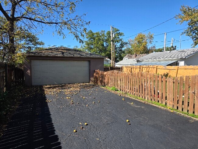 Foto del edificio - 715 S Rotherwood Ave