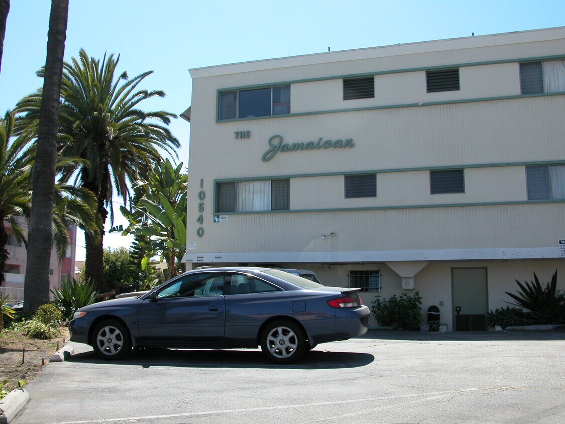 Foto principal - 10540 National Blvd
