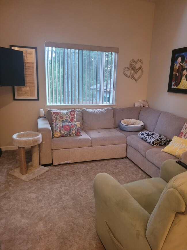 Livingroom - 15112 SW Highpoint Dr