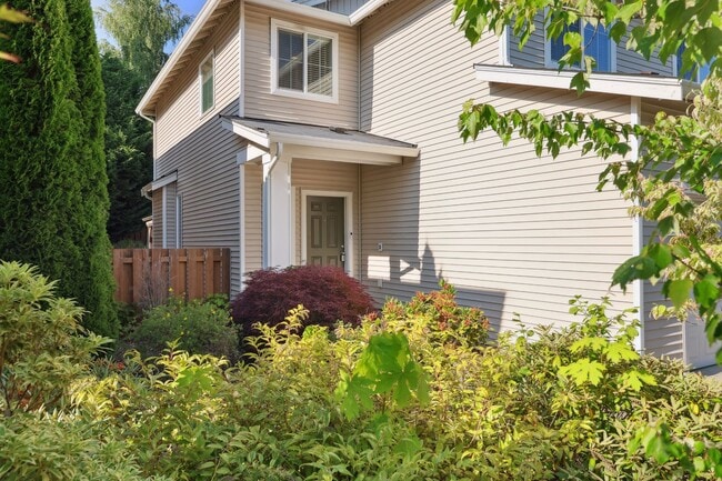 Building Photo - Spacious 3-Bedroom Home in Tumwater – Styl...