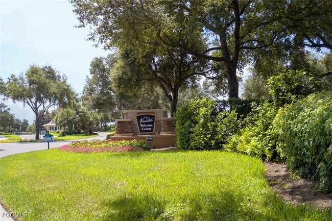 Foto del edificio - 3460 Lakeview Isle Ct