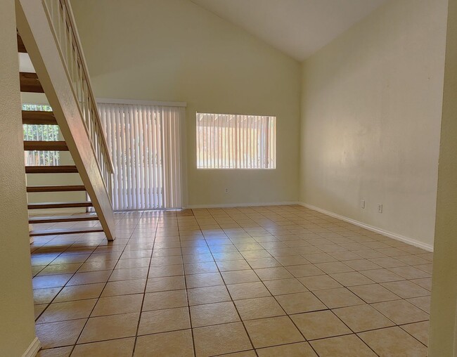 Building Photo - Roomy Two Story, 2 Bdrm, 1.5 Bath, Lake El...