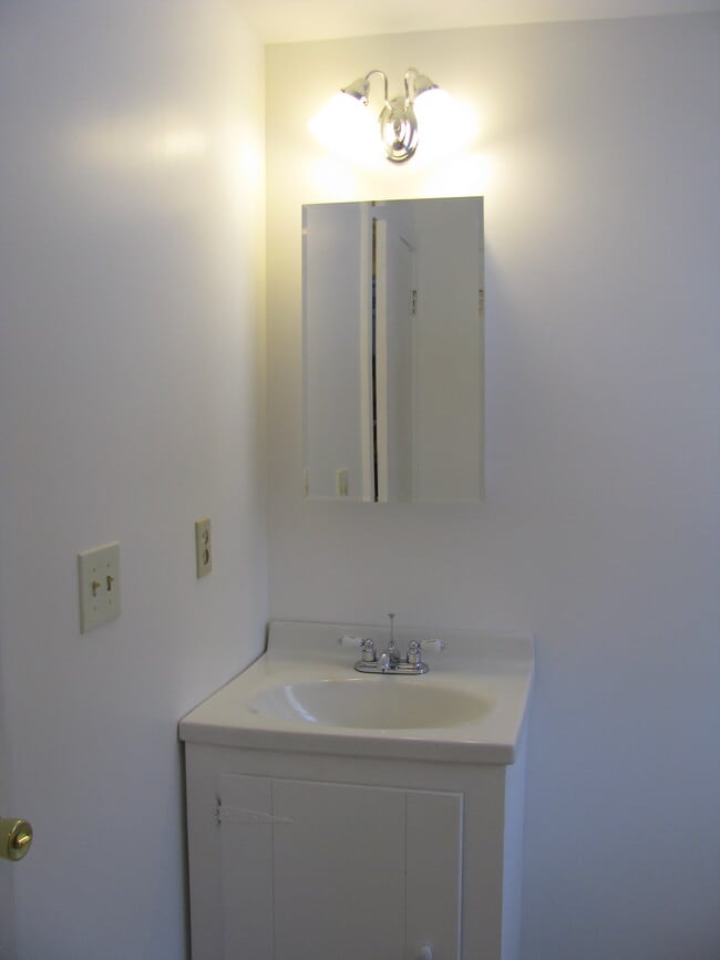 Building Photo - 58 Trailwood Dr