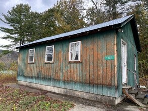 Building Photo - 722 VT-30