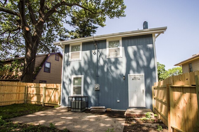 Foto del edificio - 5229 Brookwood Ave