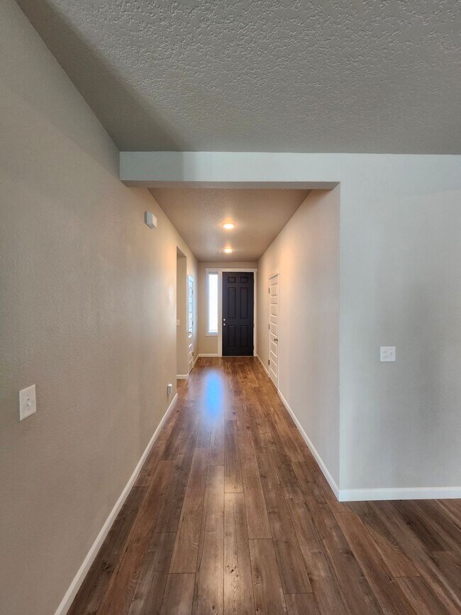 Foto del edificio - 8317 Ballard Lp