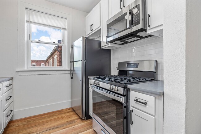 Foto del edificio - MOSAIC - 729 Westgate - Now Leasing 2027/2028
