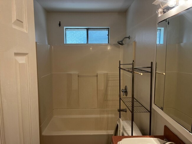 Building Photo - Gentilly Double