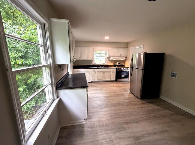 Foto del edificio - 801 Rutledge Dr