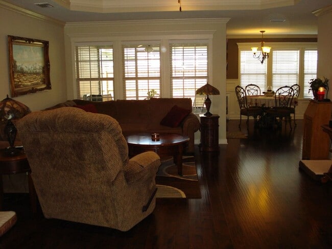 Building Photo - 4097 Silver Glenn