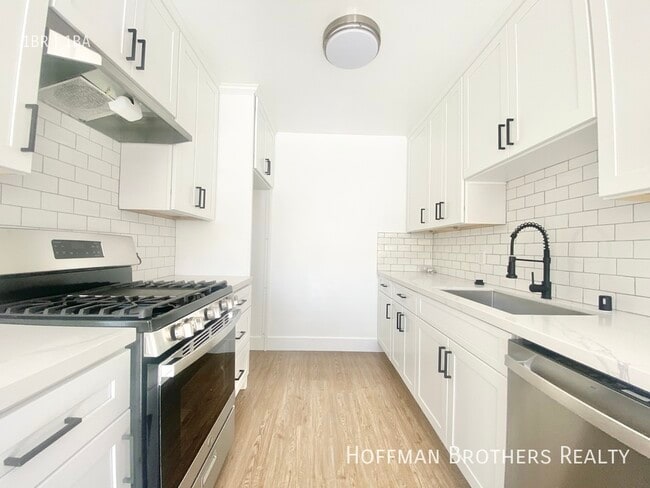 Building Photo - 1031 N Harper Ave West Hollywood, CA 90046