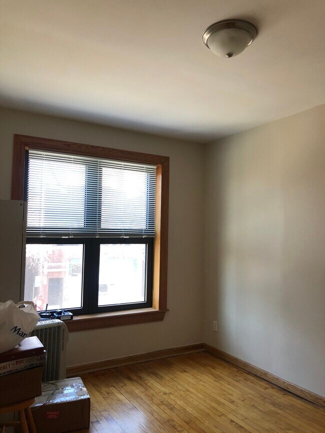 Building Photo - 3313 S Halsted St