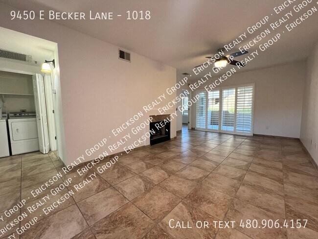 Foto del edificio - 9450 E Becker Ln