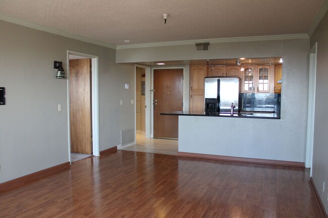 Foto del edificio - PENDING 545 Pierce St. #1105 Albany, CA 94706