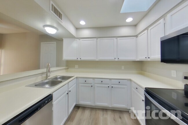 Foto del edificio - 14239 N 50th Dr