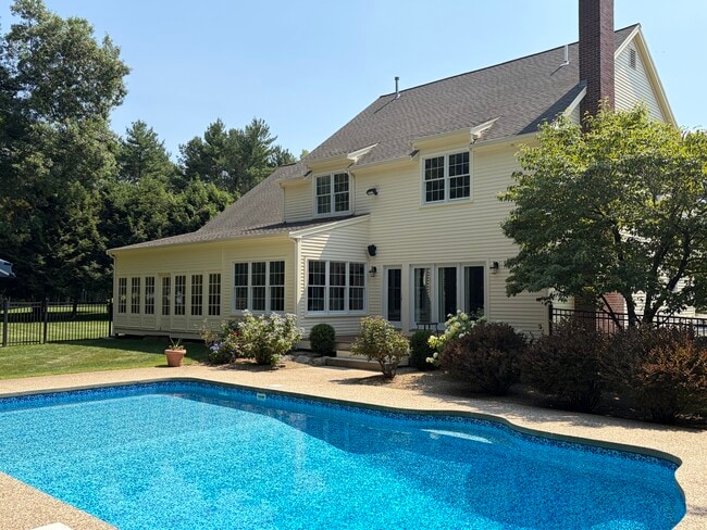 Pool yard daytime - 10 Bartley Dr