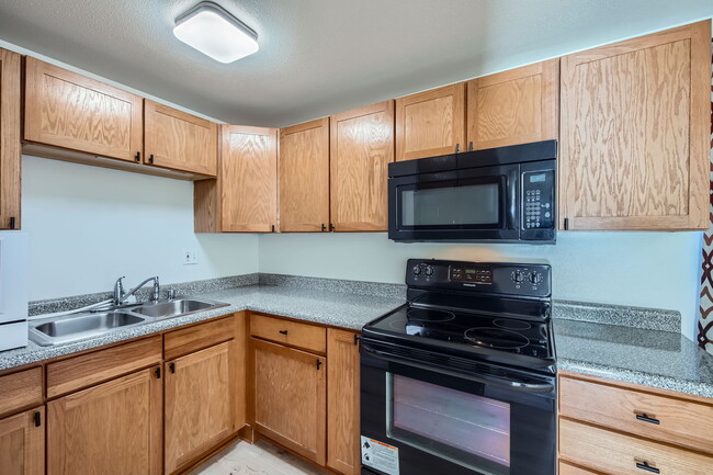 Kitchen - 3020 E Bijou St
