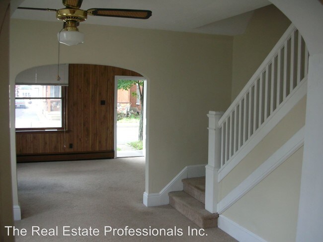 Building Photo - 4 br, 1.5 bath House - 622 N. Reading Avenue