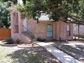 Building Photo - 12718 Hilltop Dr