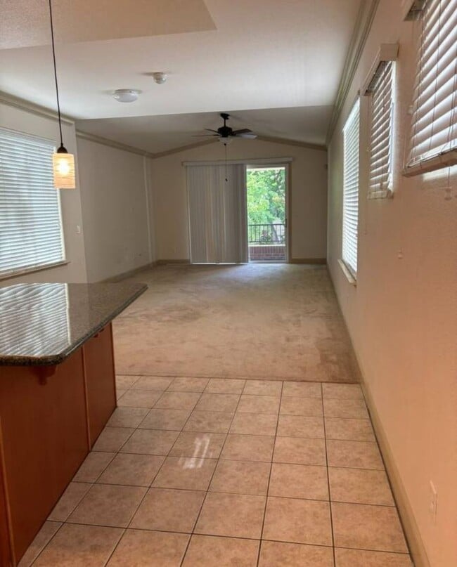 Building Photo - Charming 2BR Duplex in Stockton