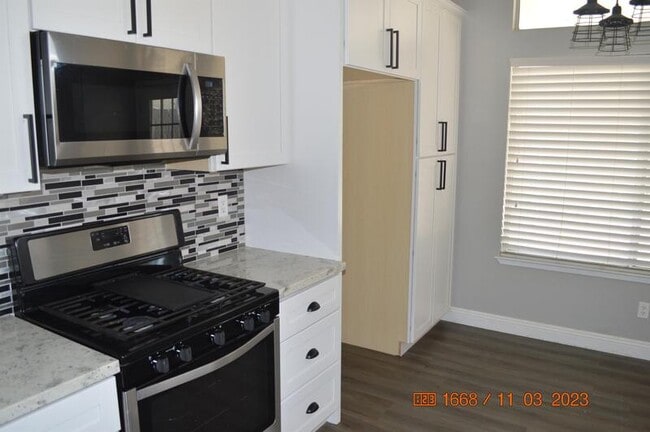 Foto del edificio - 732 Dwight Way