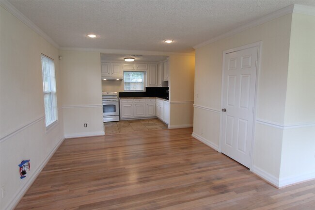 Foto del edificio - 6630 Corbin St