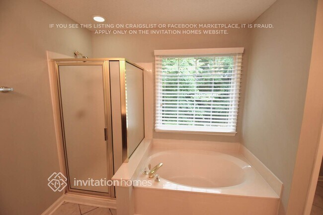 Foto del edificio - 6437 Dawnmist Ln