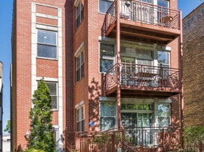 Building Photo - 6507 N Bosworth Ave