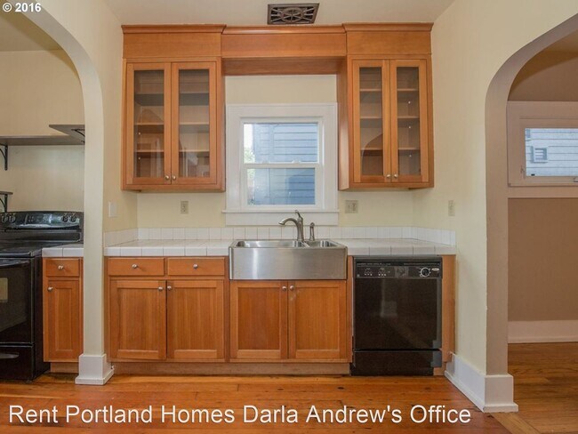 Building Photo - 4 br, 1.5 bath House - 6711 N Albina Ave