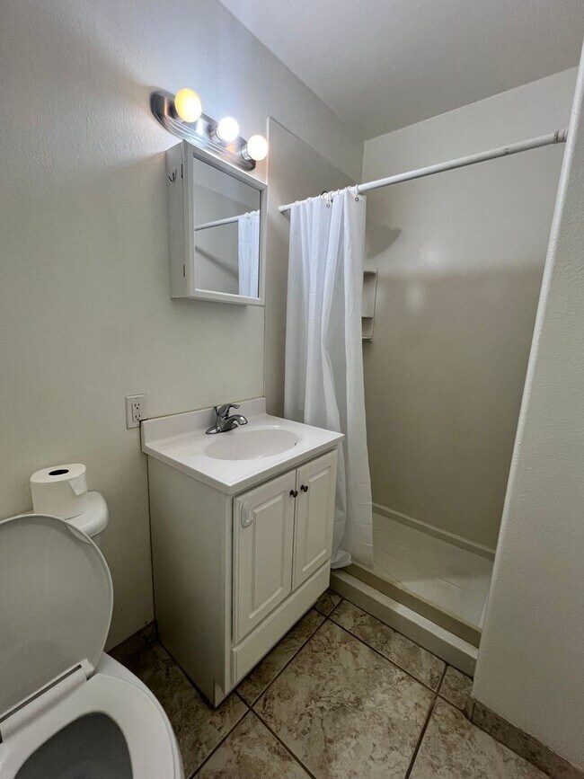 Foto del edificio - Makiki 1 Bedroom 1 Bath Available Now!