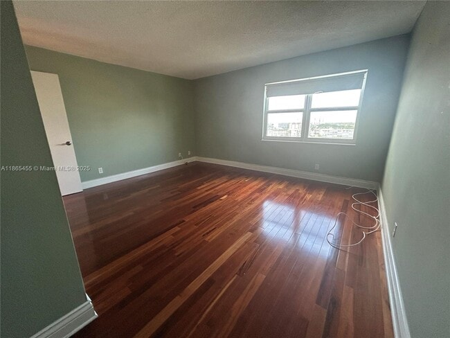 Building Photo - 401 Golden Isles Dr