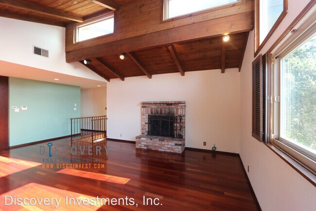 Building Photo - 3 br, 3 bath House - 2360 Wilbur St.