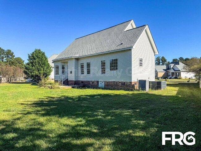 Building Photo - 2426 Pinetops Dr