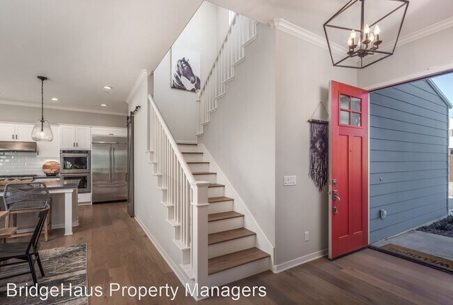 Foto del edificio - 4 br, 3 bath House - 1440 Mackinnon Ave
