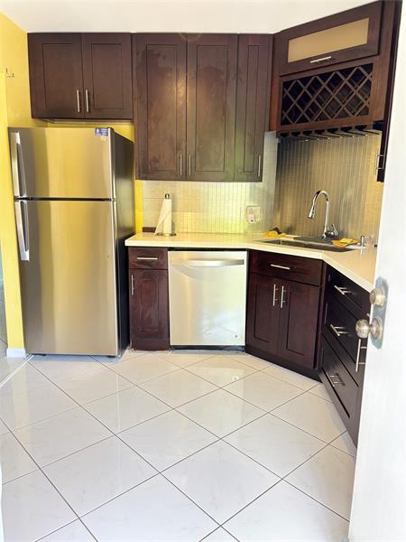Foto del edificio - 6300 S Falls Cir Dr