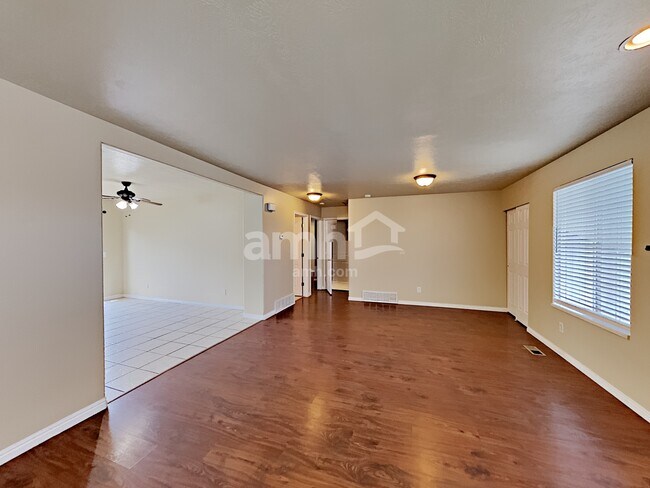 Foto del edificio - 6432 S High Bluff Drive