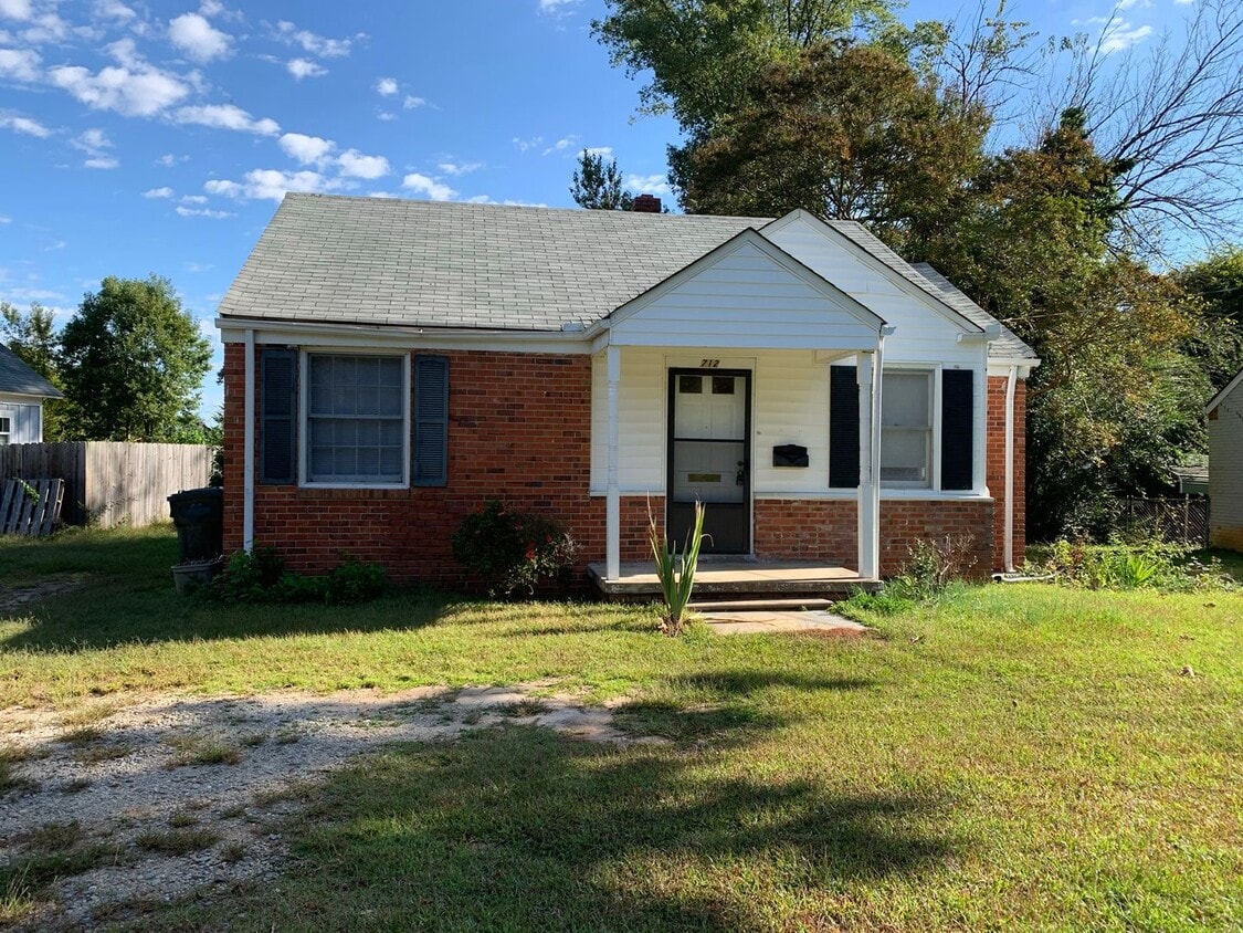 Primary Photo - Charming 2 BR, 1 BA House AVAILABLE NOW