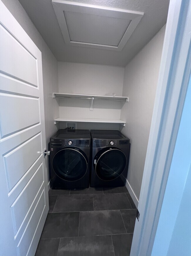 Foto del edificio - 1359 North St