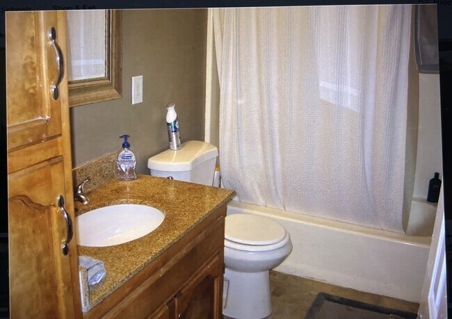 Foto del edificio - 28810 Lakeview Ave