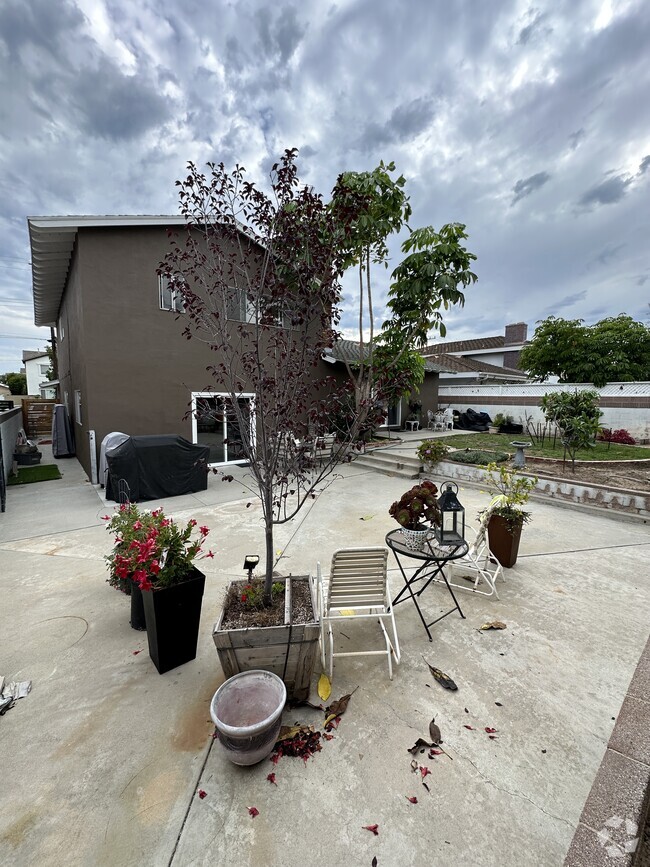 Building Photo - 2415 W 230th St