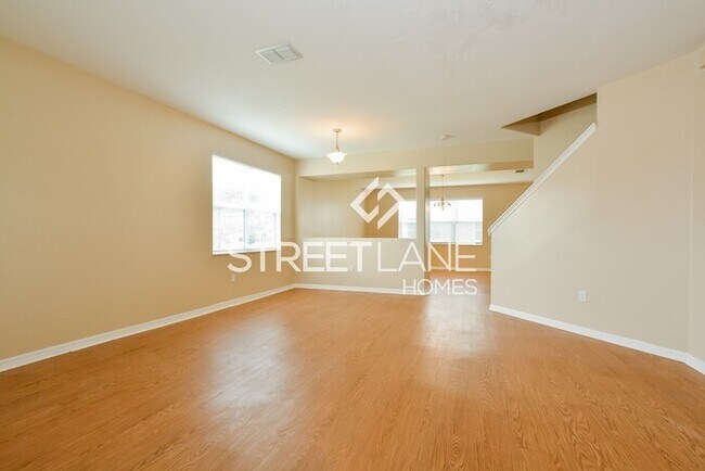 Building Photo - Now offering first full month free!!