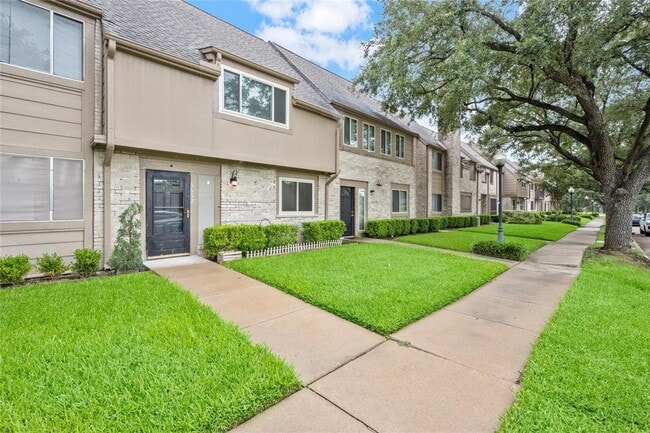 Building Photo - 6652 Montauk Dr