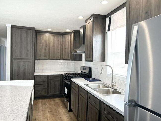 Foto del edificio - 29909 Flushing Dr