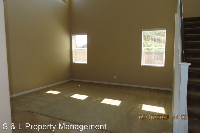 Building Photo - 5 br, 3 bath House - 30391 Vercors Street