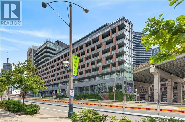 Building Photo - 169 Fort York Blvd